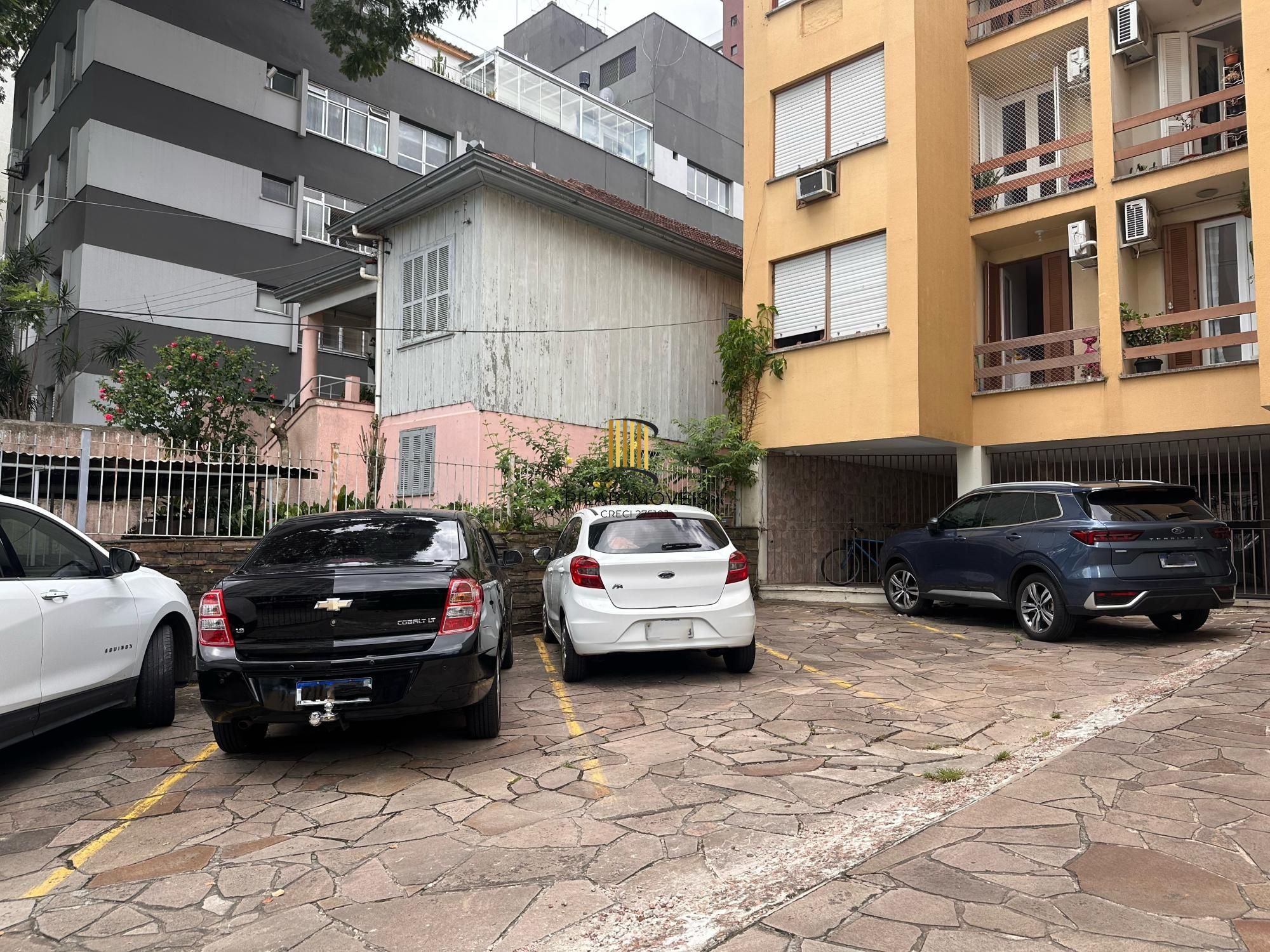 Cobertura a venda 1 dormitório no bairro Petrópolis em Porto Alegre.