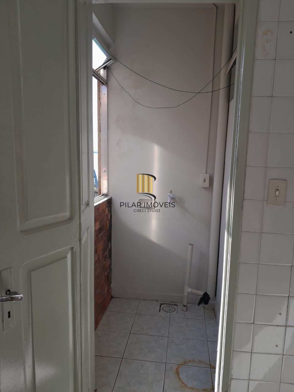 Apartamento de 2 dormitórios com estacionamento rotativo , ultimo andar sem elevador , com vista !