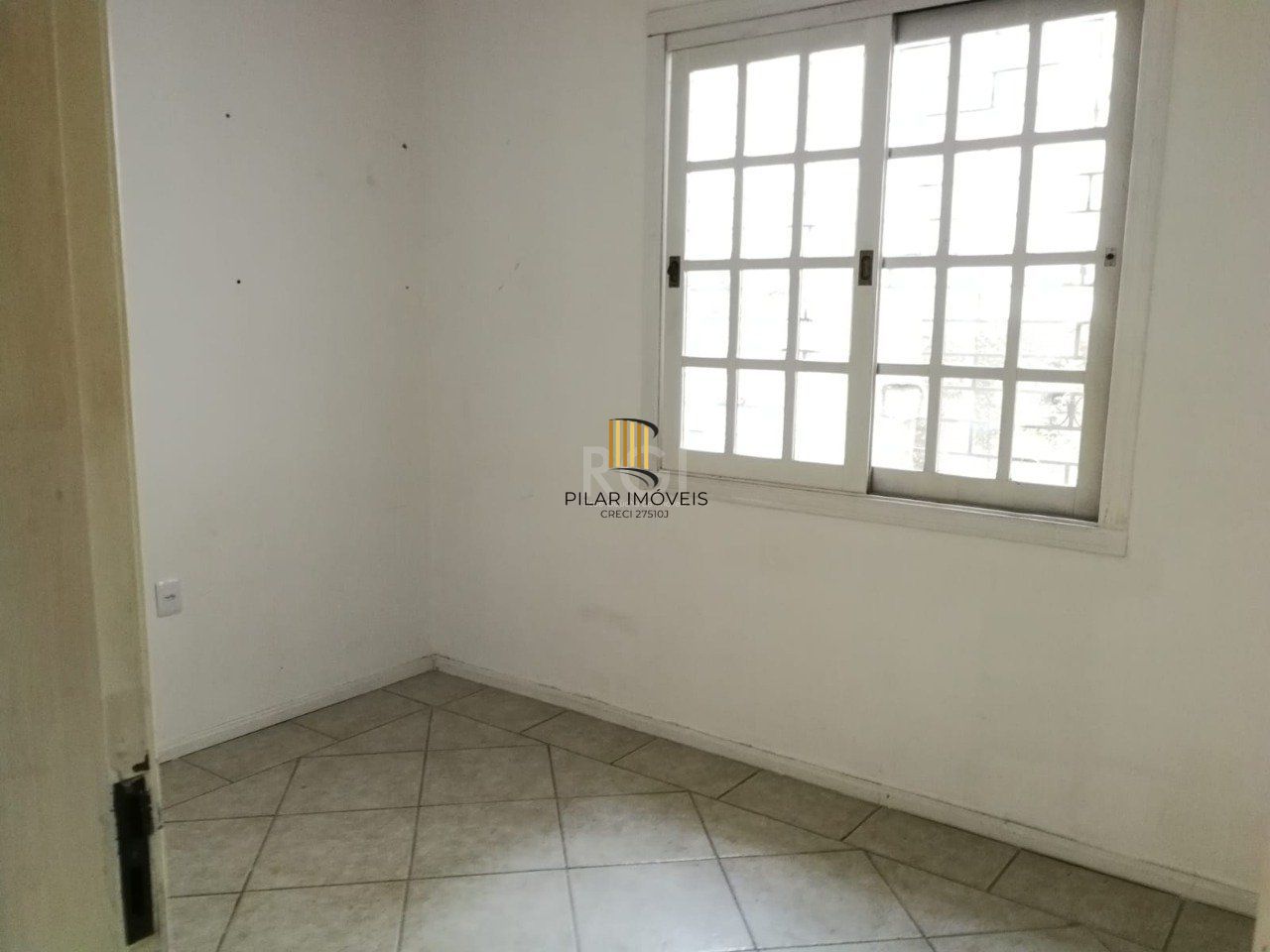 Casa para Venda - 170m², 3 dormitórios, 3 vagas - Nonoai, Porto Alegre
