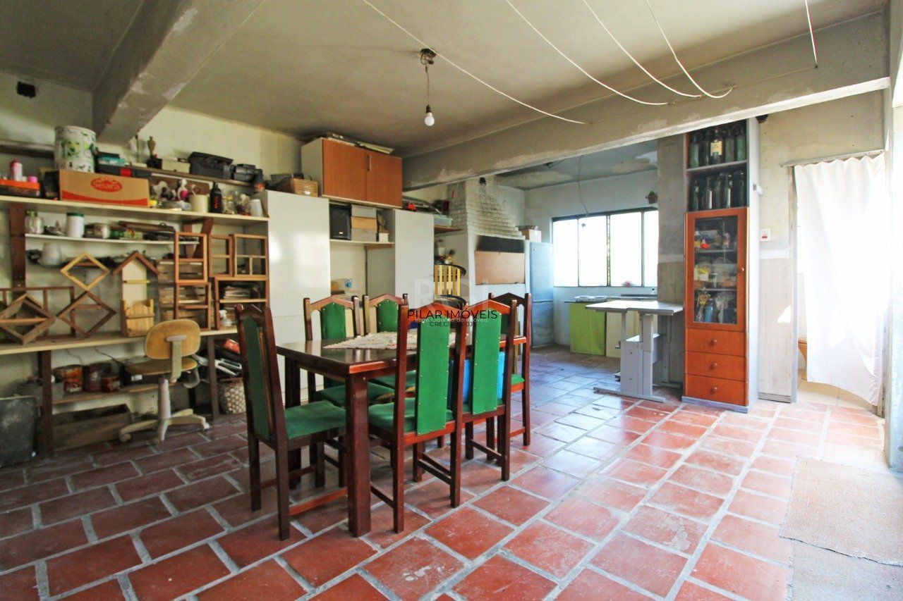Casa 5 Dormitório(s) Bairro Camaquã