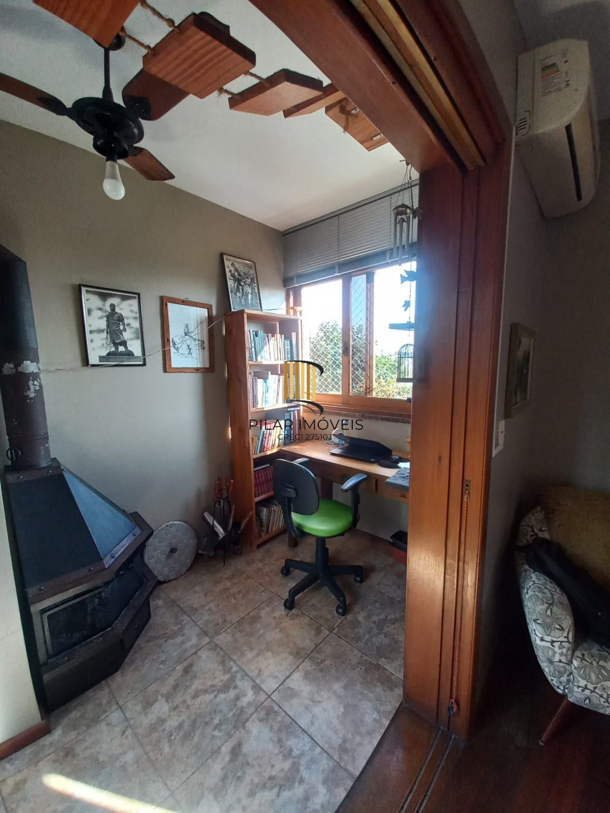 Apartamento 2 dormitórios, lareira, churrasqueira, 2 vagas garagem, no Bairro Tristeza em Porto Alegre/RS