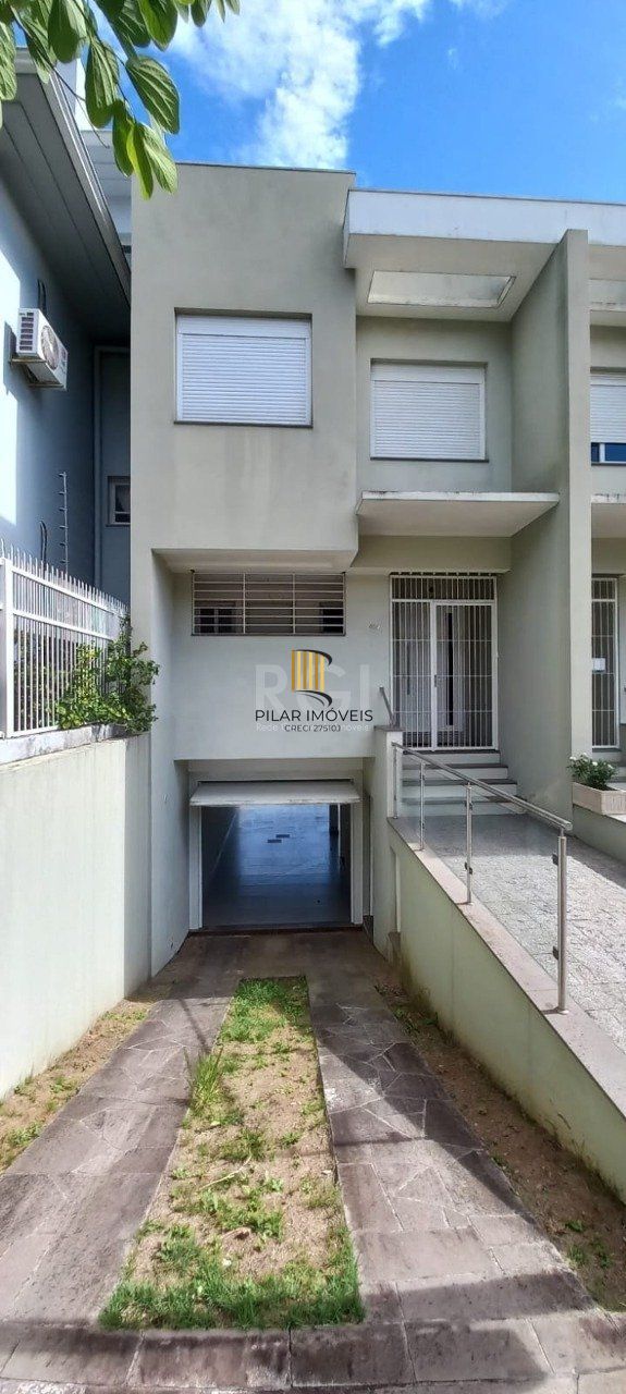 Casa 3 dormitórios no bairro Espírito Santo