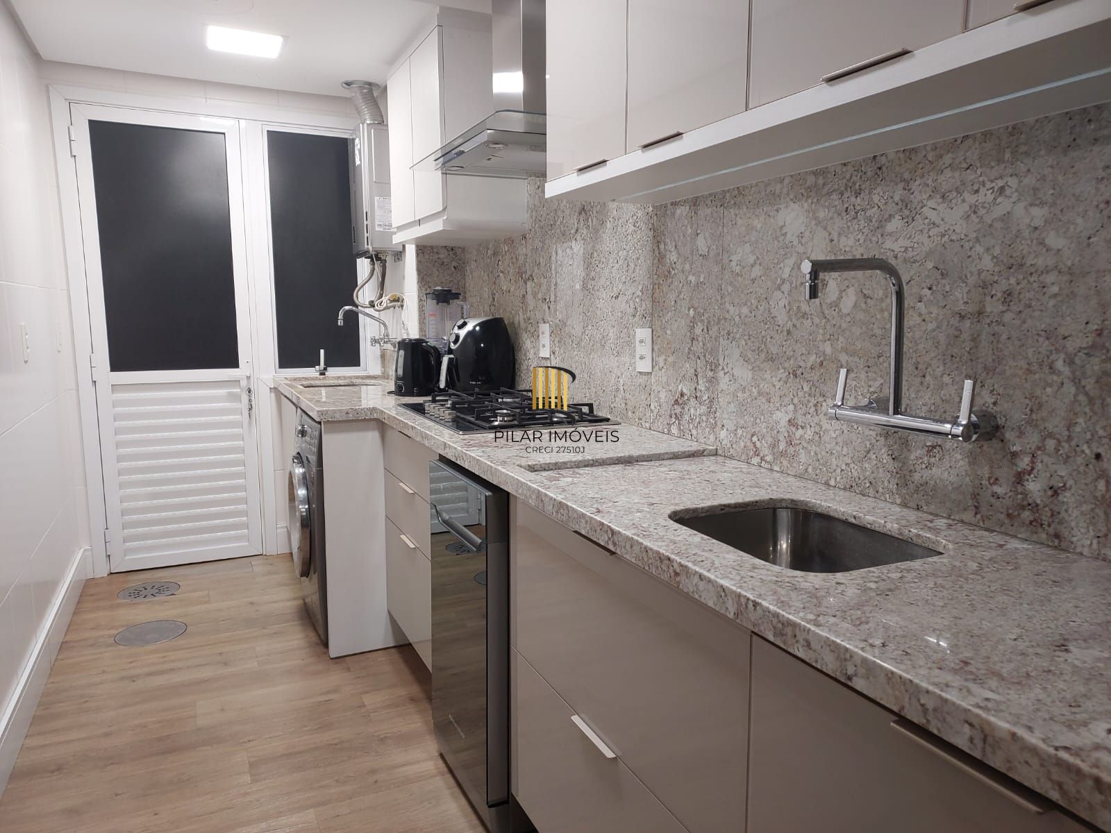 Apartamento com 3 dormitórios, sendo 1 deles suíte, com 02 vagas