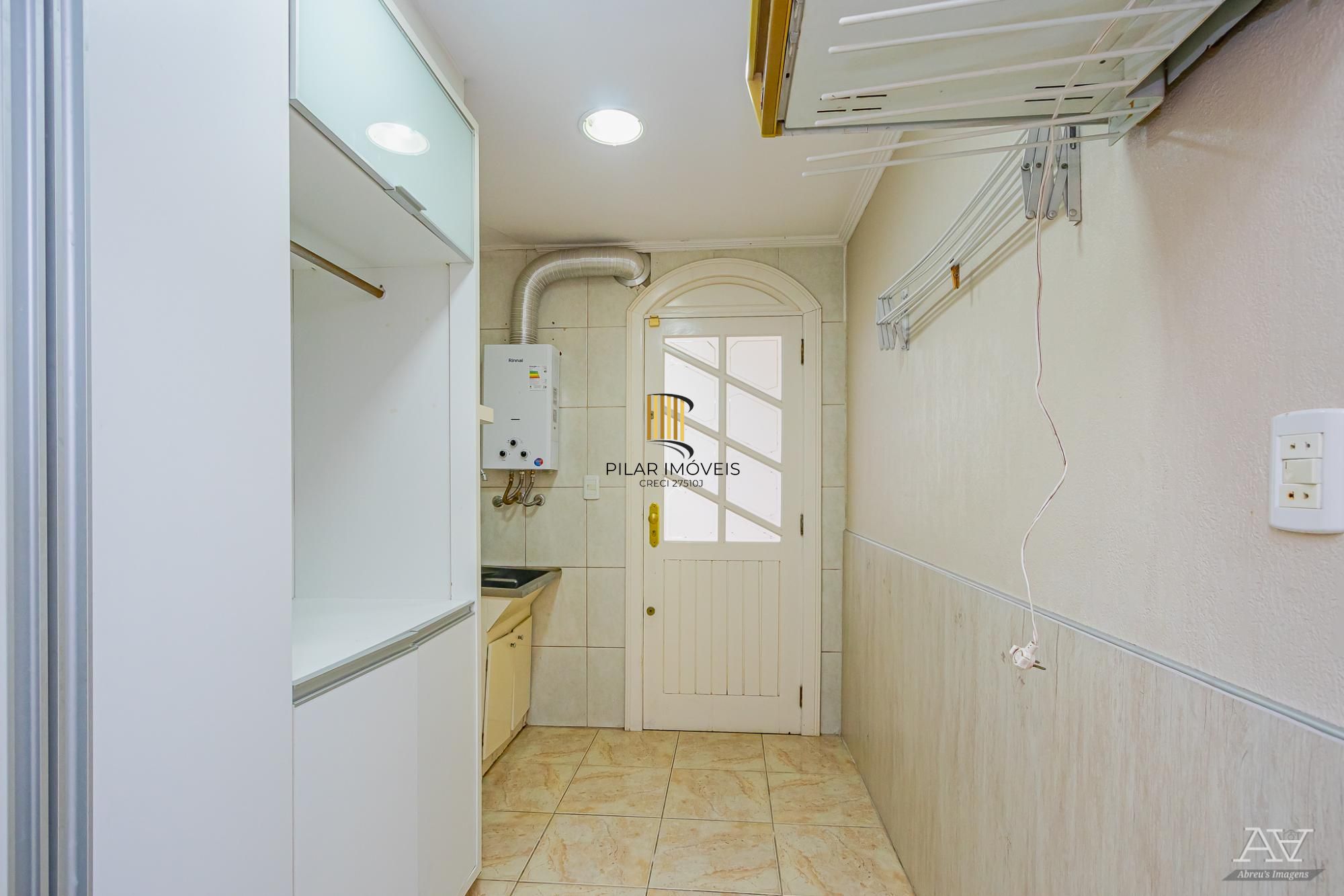 Linda Casa com 3 suítes no Santa Fé