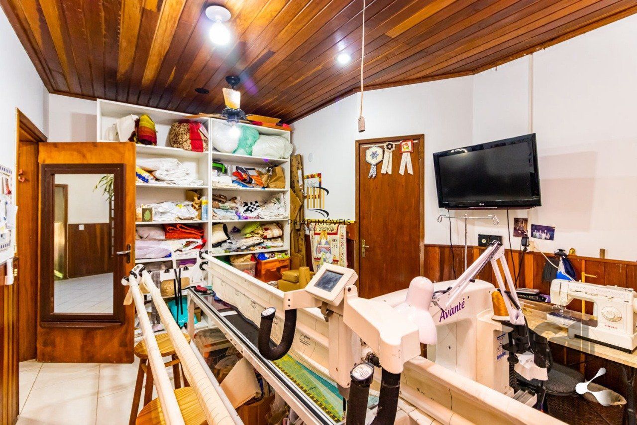CASA, 4 DORMITÓRIOS, 3 SUÍTES, 2 VAGAS DE GARAGEM, BAIRRO IPANEMA, PORTO ALEGRE/RS