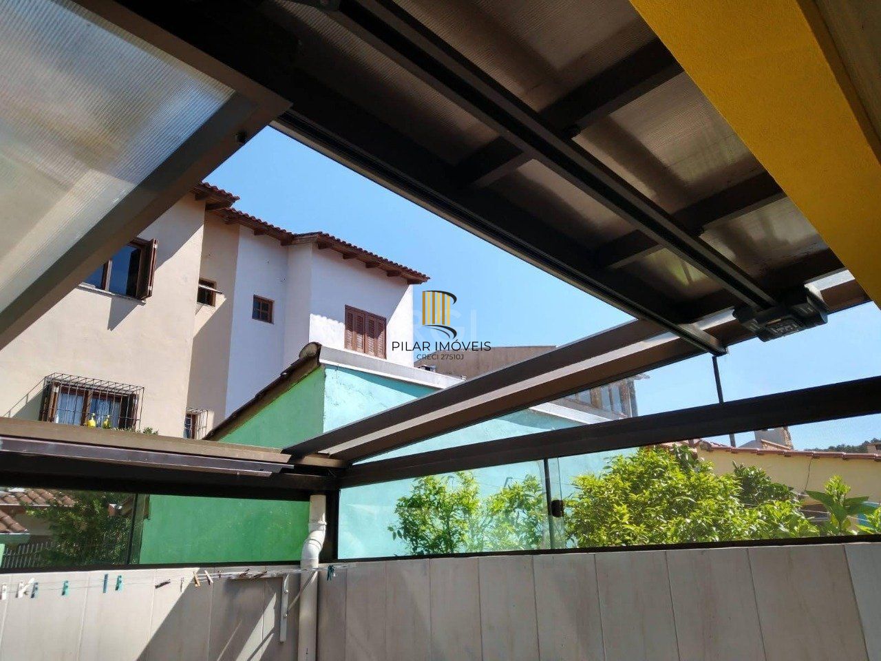 Casa, 2 dormitórios, 2 banheiros, 2 vagas de garagem, no bairro Aberta dos Morros, Porto Alegre/RS