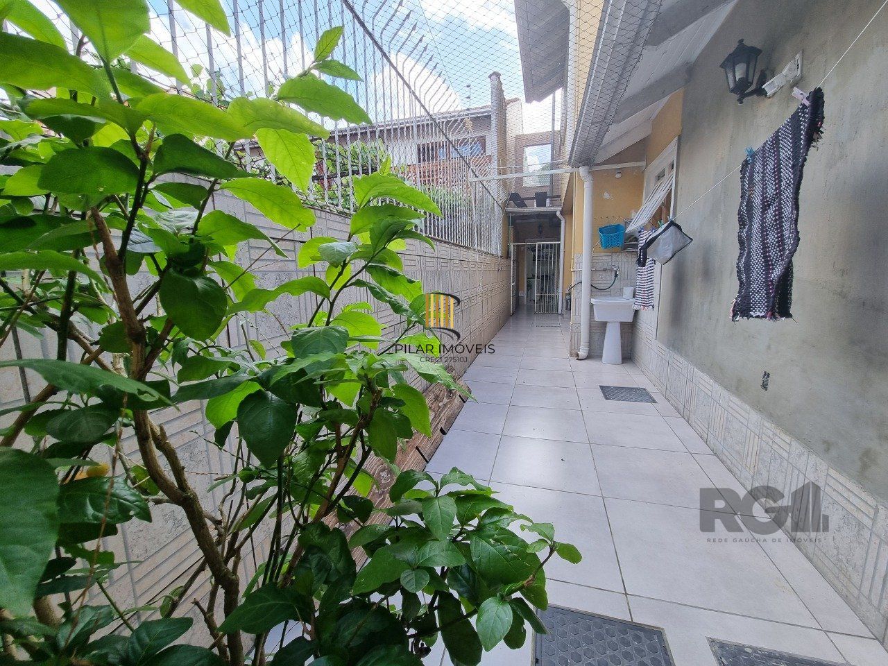 Casa 4 dormitórios, 4 vagas, espaço gourmet, piscina, jardim do salso Porto Alegre RS