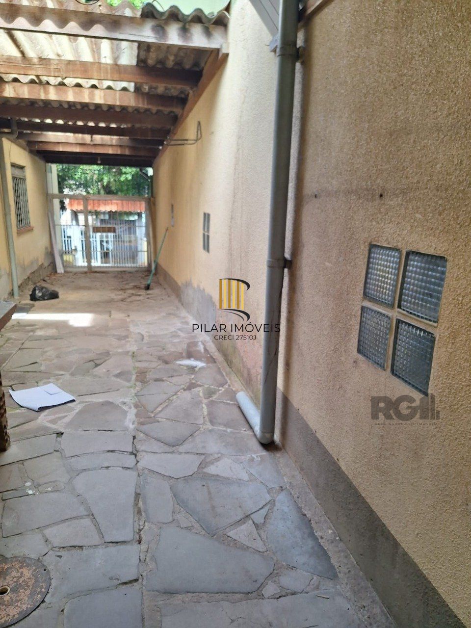 Casa 5 dormitórios no bairro Petrópolis