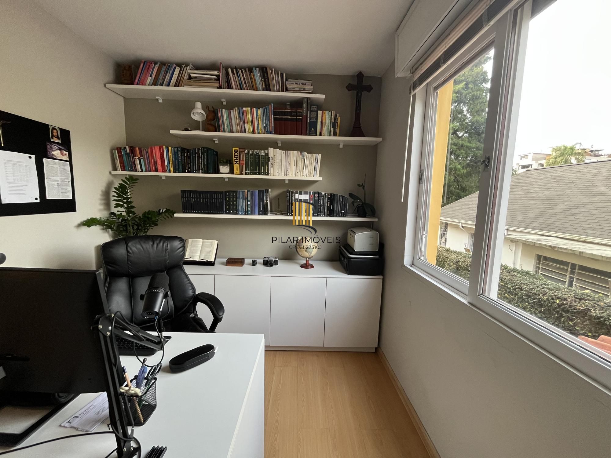 Apartamento com 02 quartos no Bairro Passo da Areia, Porto Alegre
