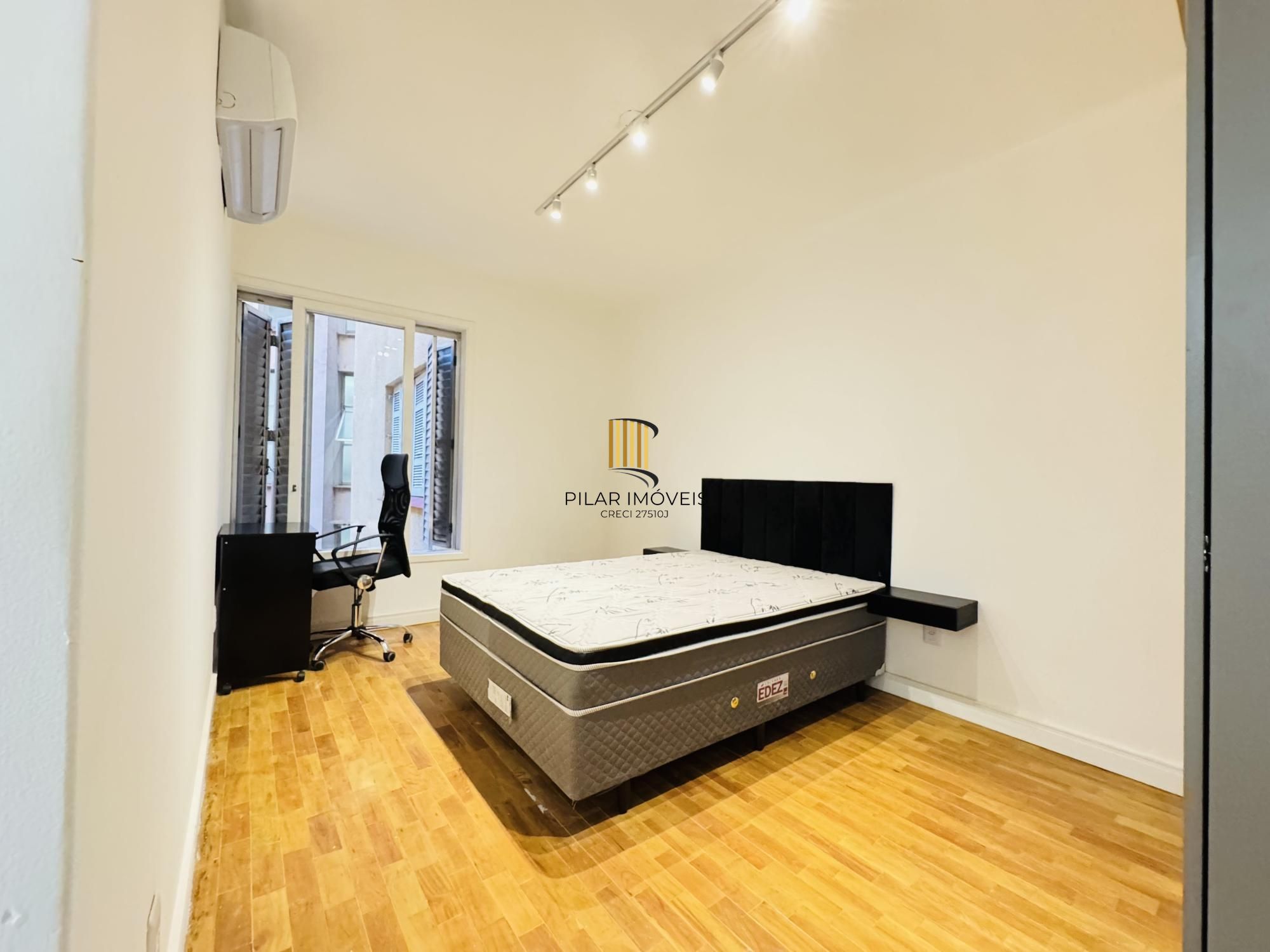 Apartamento 01 dormitório reformado Centro Porto Alegre