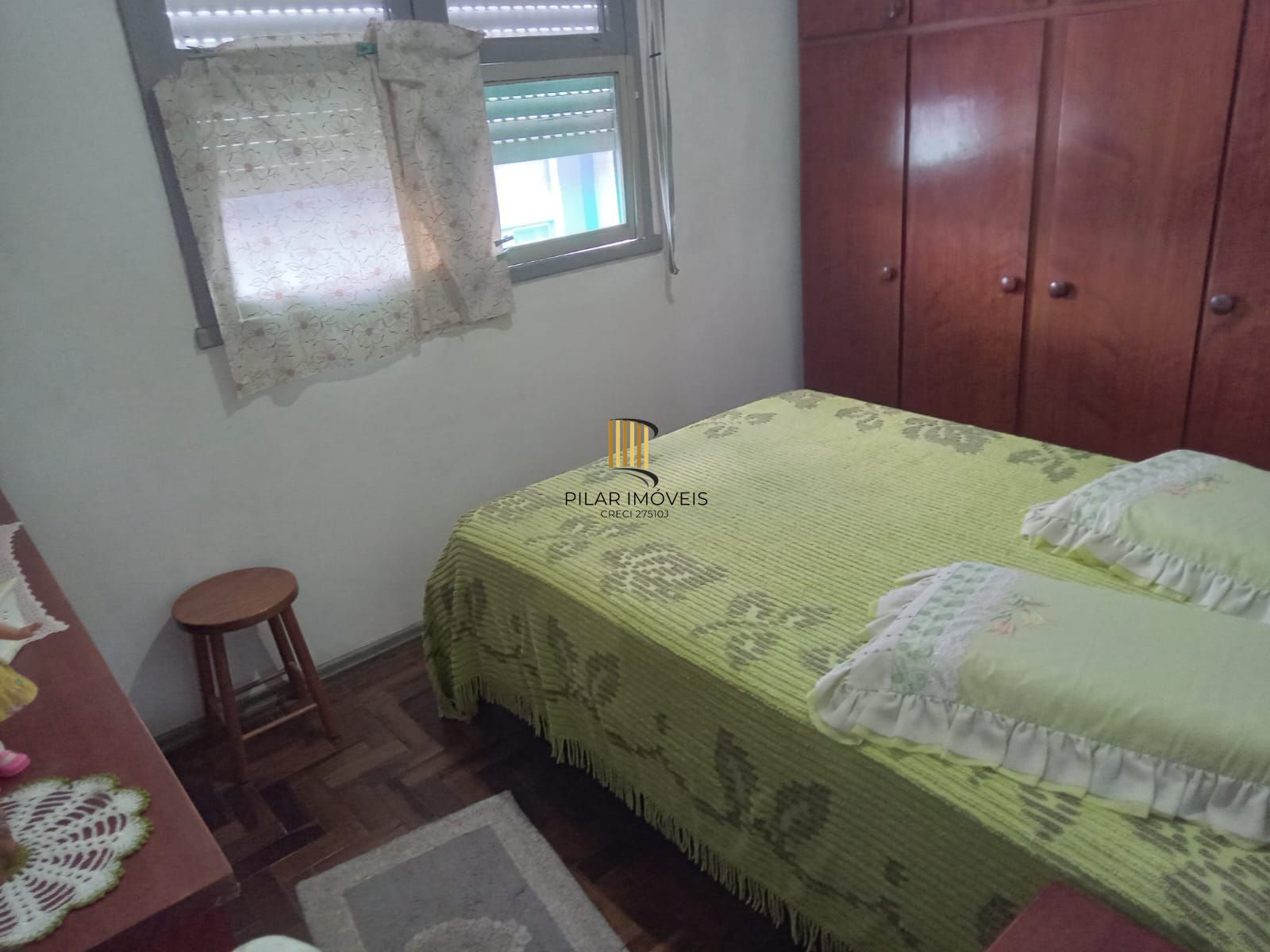 Apartamento de 3 dormitórios ,1 vaga rotativa ,portaria 24 horas , ultimo andar sem elevador !