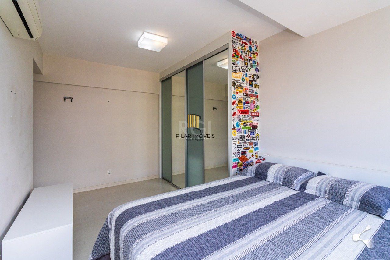 Espetacular Apto. semi mobiliado no bairro Rio Branco, Porto Alegre/RS, um por andar, 195m, andar alto, lareira, churrasqueira, 3 suites, 4 vagas