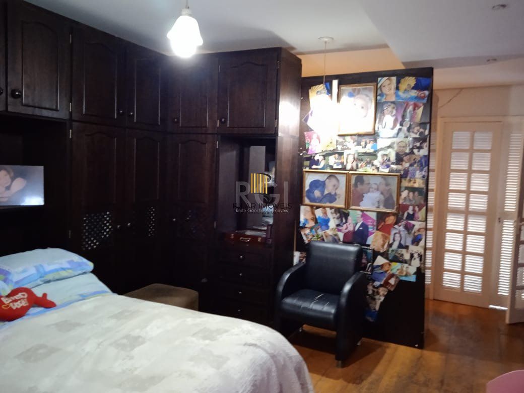 Casa para Venda - 100m², 2 dormitórios, sendo 1 suites, 2 vagas - Vila Nova, Porto Alegre