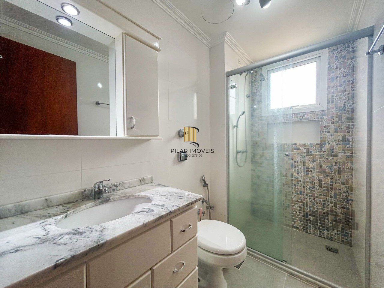 Apartamento de 03 dormitórios no Bairro Azenha Porto Alegre/RS