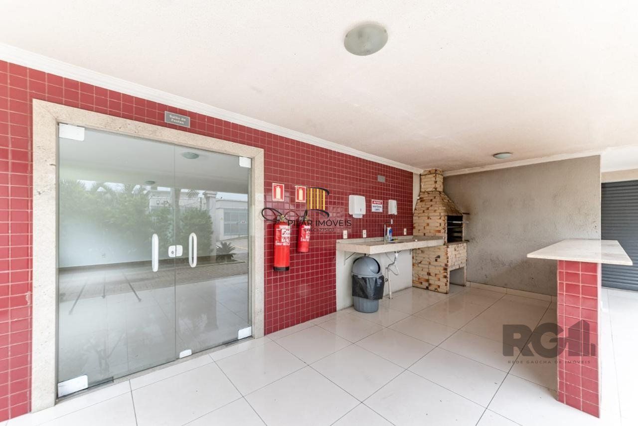 Apartamento 2 dormitórios e uma vaga no bairro morro santana com sacada.