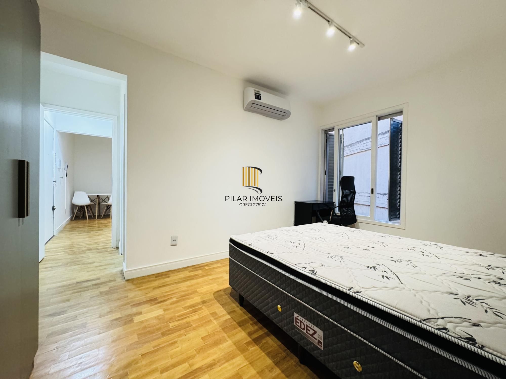 Apartamento 01 dormitório reformado Centro Porto Alegre