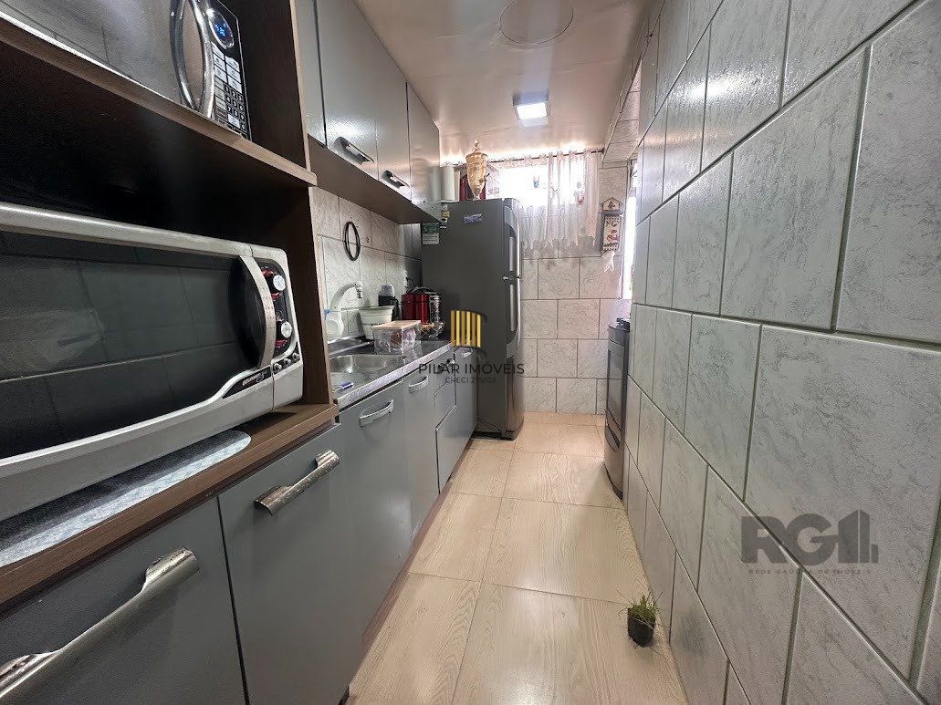 Apartamento a venda, dois dormitórios mobiliado no bairro Cristal.