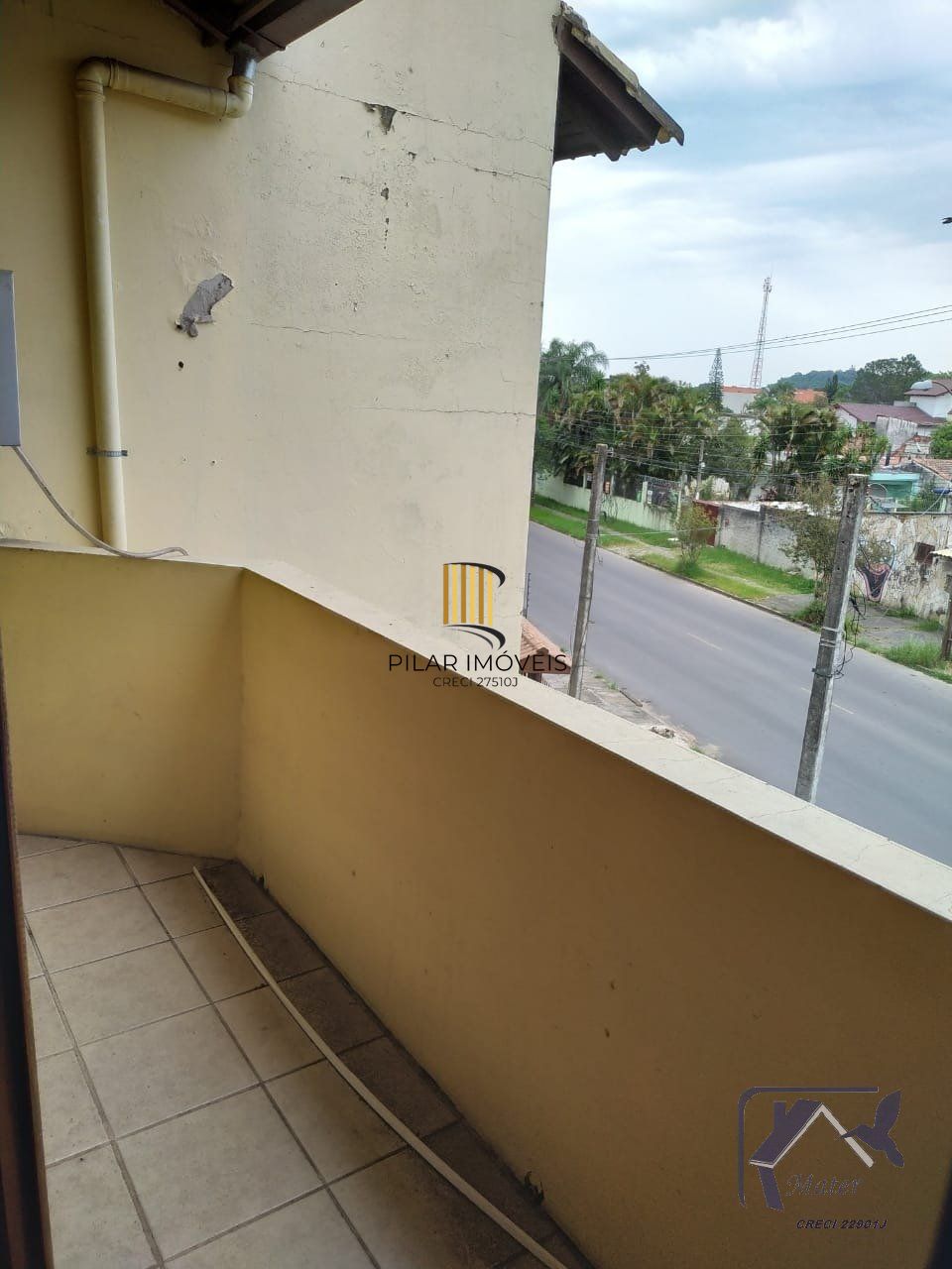 CASA COM 220m², 3 DORMITORIOS, SUITE, 4 VAGAS DE GARAGEM COBERTAS, BAIRRO IPANEMA, EM PORTO ALEGRE, RS