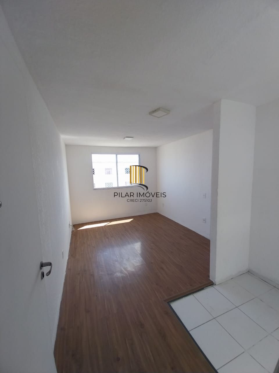 Apartamento com 02 quartos e 01 vaga no Bairro Hípica em Porto Alegre