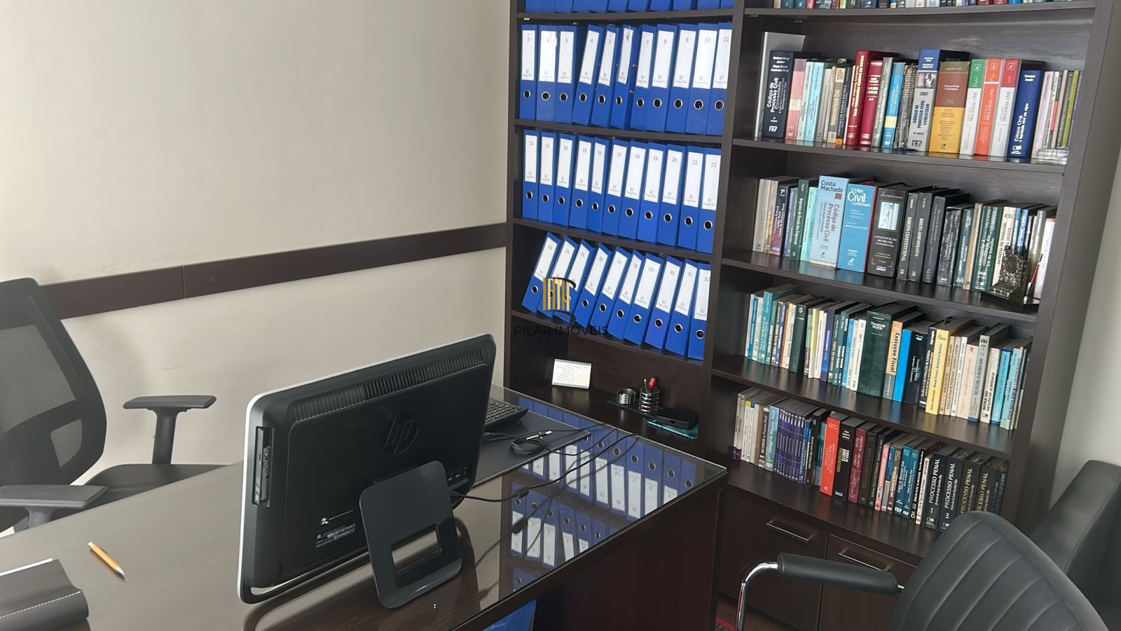Sala com vaga coberta no bairro Petrópolis em Porto Alegre RS