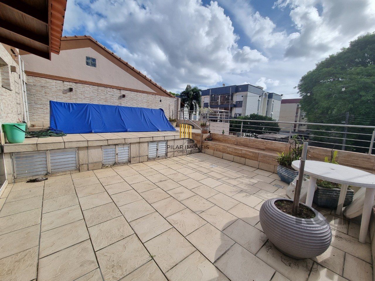 Casa 4 dormitórios, 4 vagas, espaço gourmet, piscina, jardim do salso Porto Alegre RS