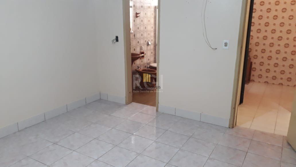 Casa para Venda - 121m², 3 dormitórios, sendo 1 suites, 2 vagas - Restinga