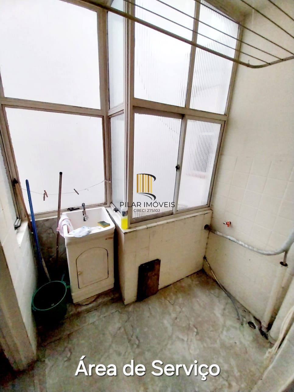 Apartamento com 03 quartos e 02 banheiros no Bairro Petrópolis