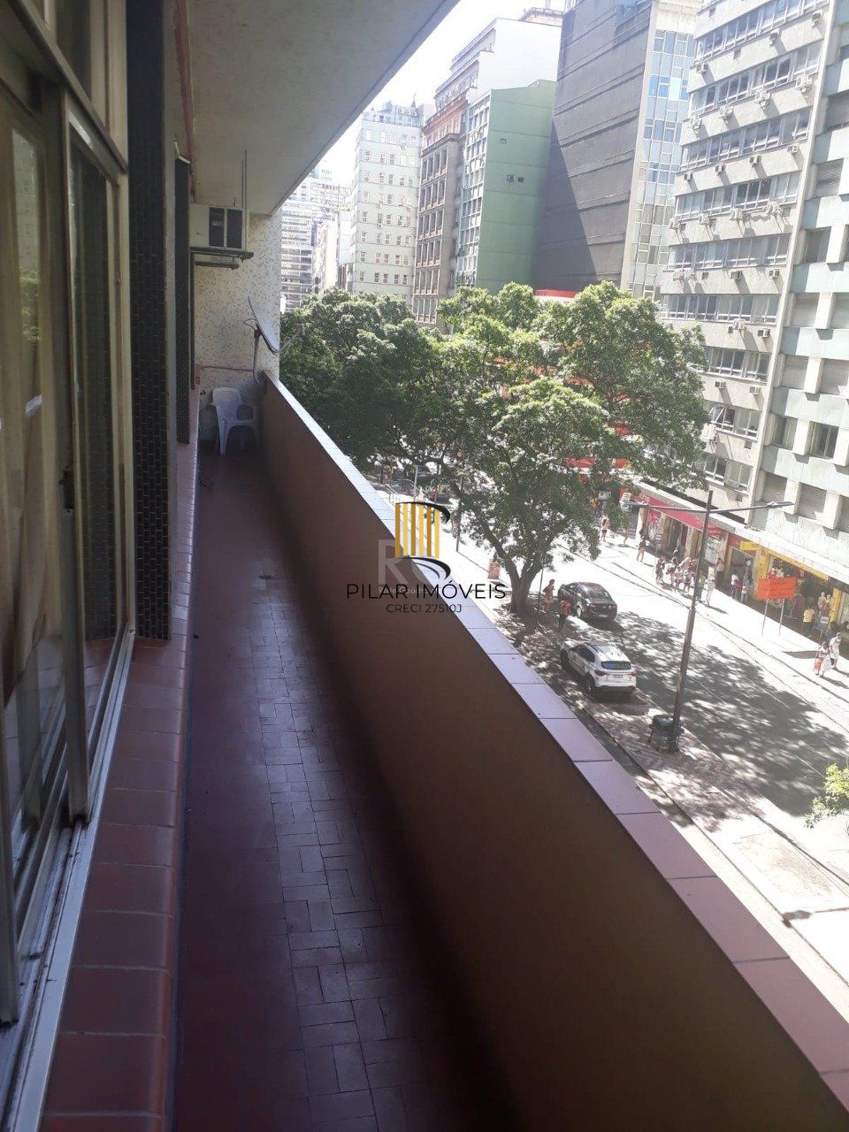 MEGA APARTAMENTO DE 137M² ,  COM SACADA, 2 DORMITÓRIOS, NO CENTRO DE PORTO ALEGRE -RS - Pilar Imóveis