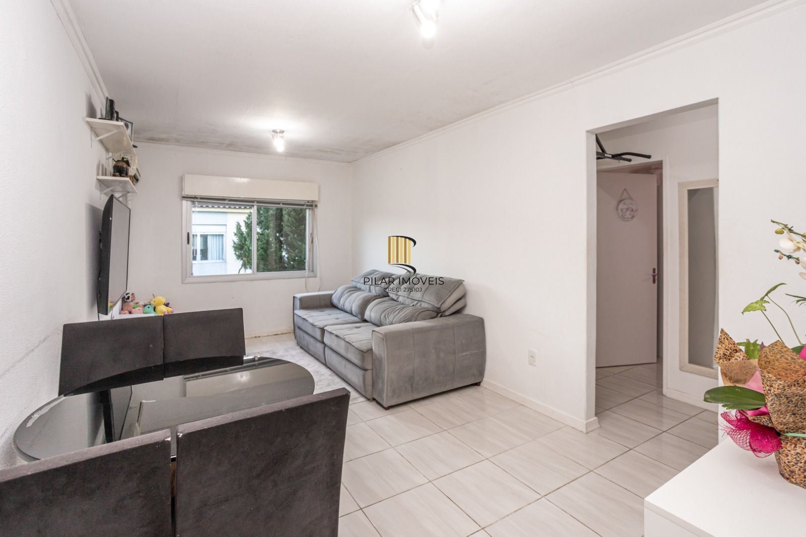 Apartamento com 02 quartos no Bairro Sarandi