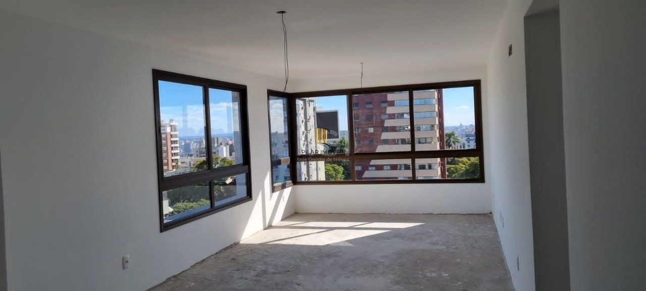 Apartamento para Venda - 90.31m², 2 dormitórios, sendo 2 suites, 2 vagas - Petrópolis
