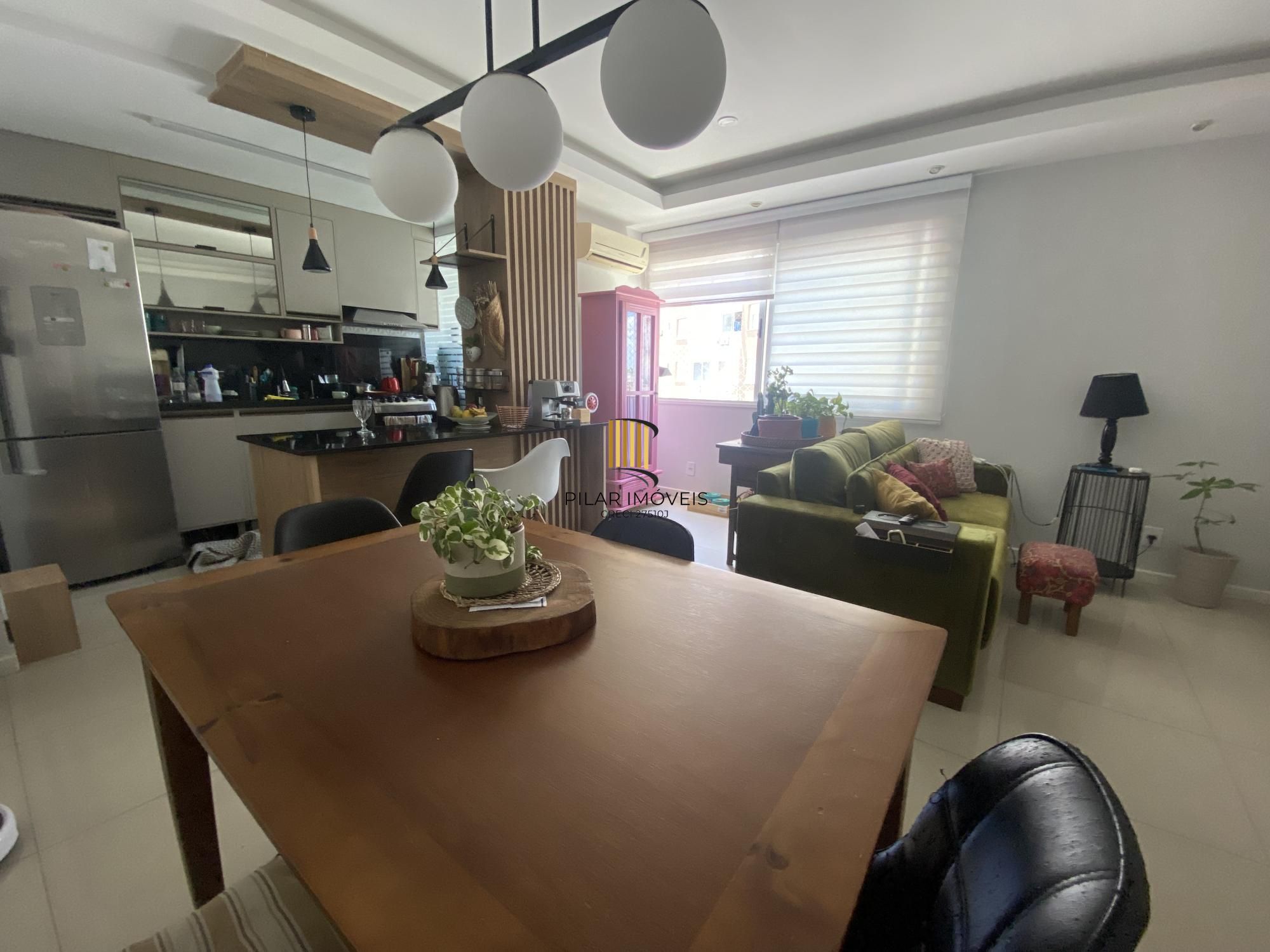 Apartamento de 2 quartos, suíte, semimobiliado, no bairro Vila Ipiranga.