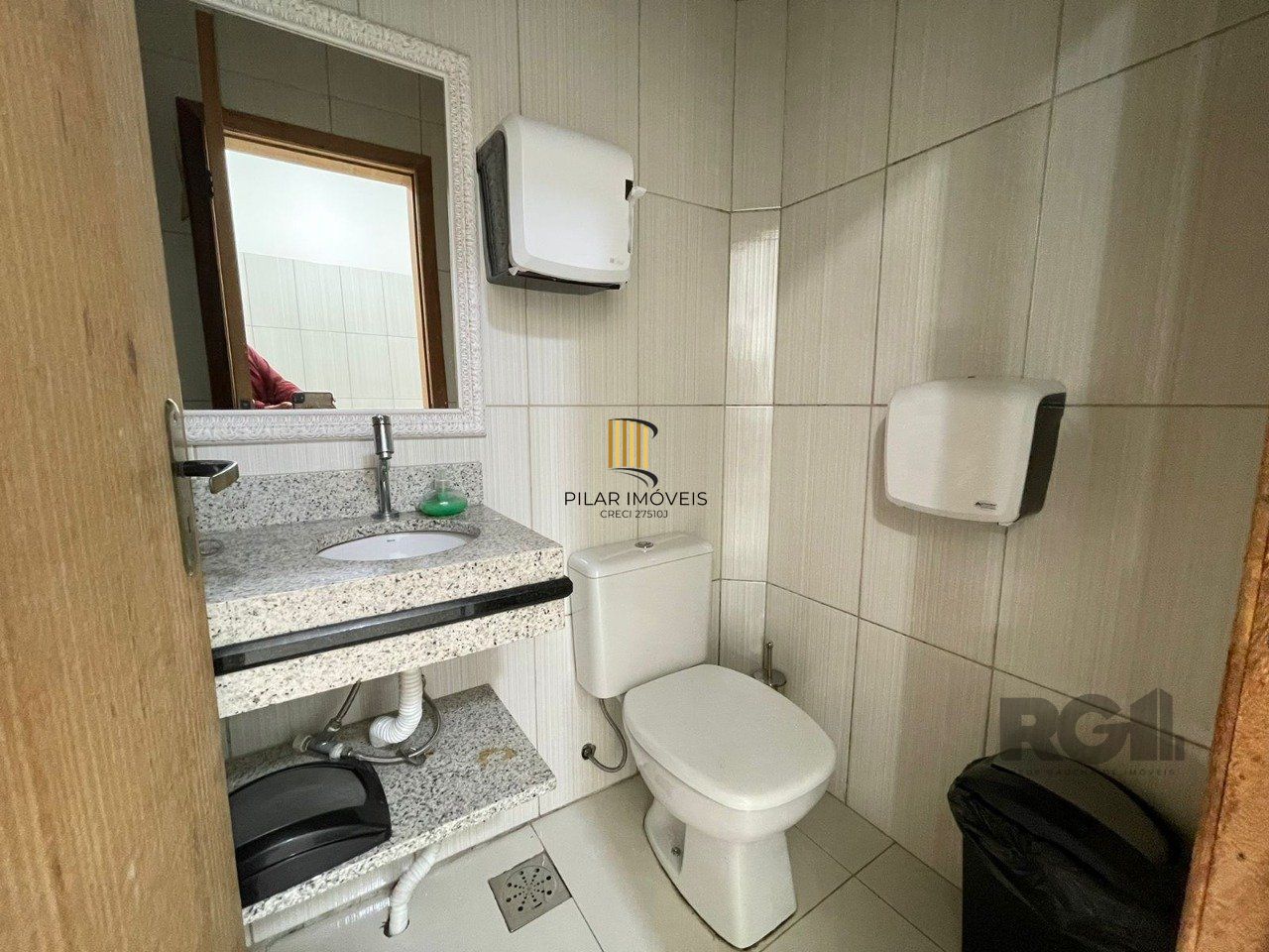 Prédio comercial 225m², com 5 lojas individuais, pé direito alto - ótima localização na Vila Conceição.