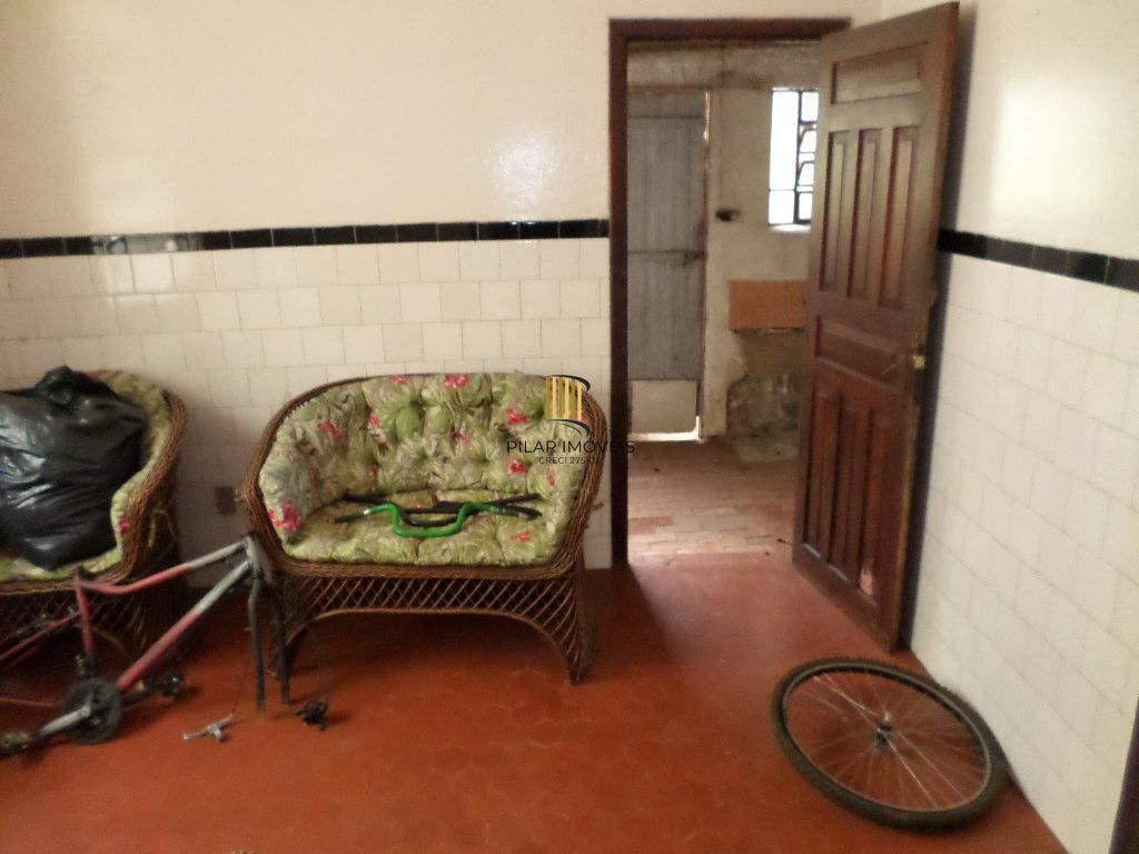 Casa de madeira o terreno 8,50 por 28