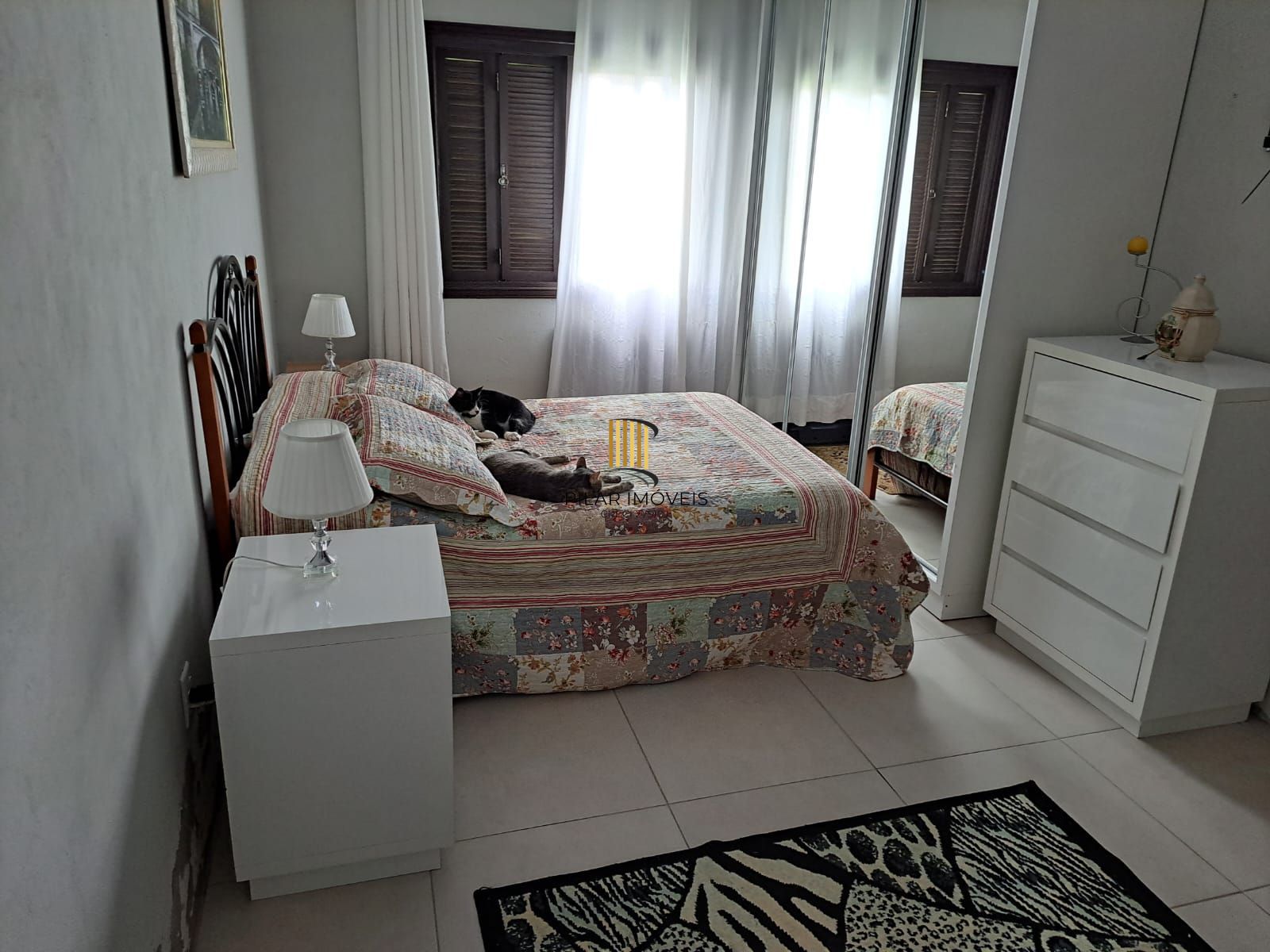 Casa com 02 quartos (01 suíte), 03 vagas no Bairro Sarandi em Porto Alegre