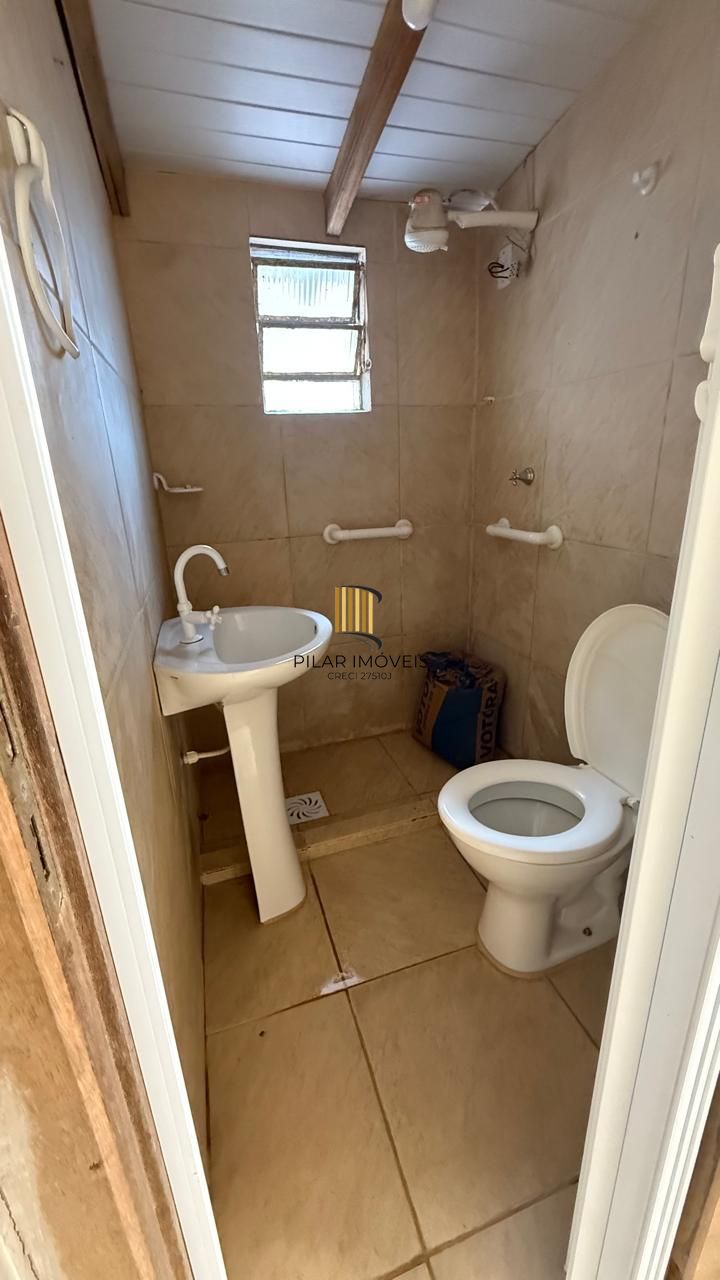 CASA 3 DORMITÓRIOS 4 BANHEIROS 4 VAGAS 1 SUÍTE, PÁTIO NO BAIRRO MEDIANEIRA PORTO ALEGRE/RS