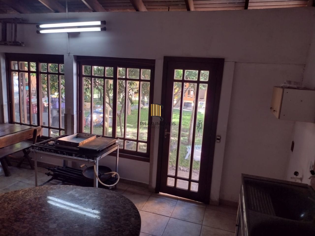 Casa para Venda - 693.6m², 5 dormitórios, sendo 3 suites, 4 vagas - Hípica