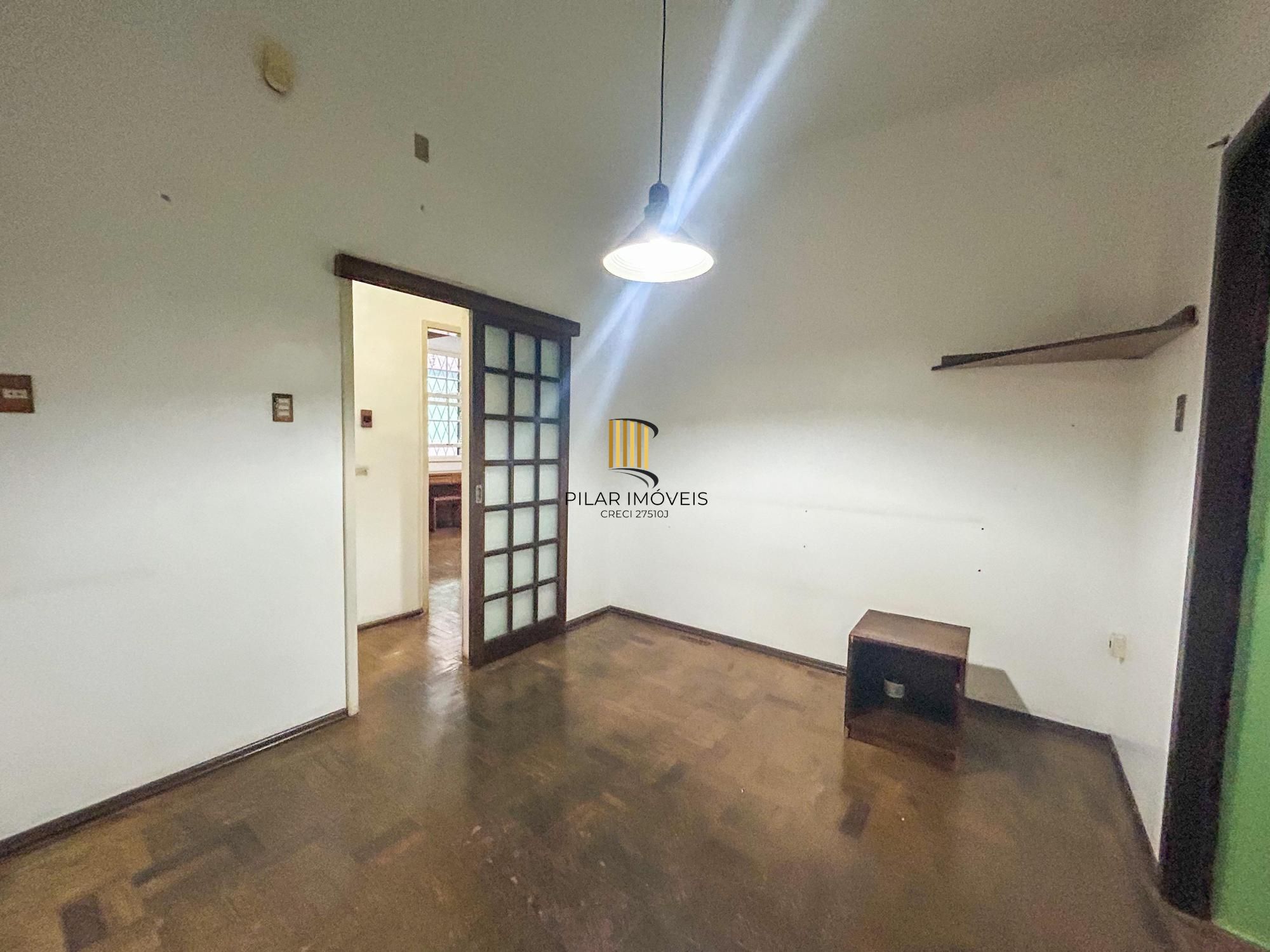 Casa Residencial com 3 Quartos, sendo 1 suíte e 3 Banheiros, no Bairro Santa Teresa em Porto Alegre, RS
