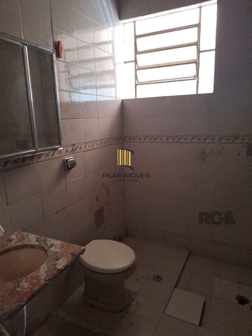 Casa 5 dormitórios no bairro Petrópolis