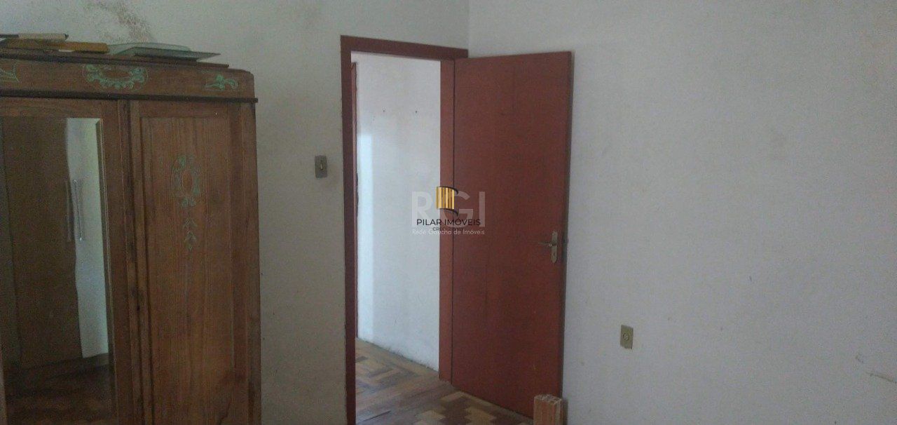 Casa de 4 dormitórios na Av. Teresópolis bairro Teresópolis