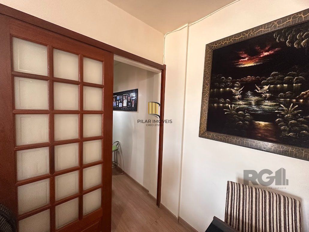 Apartamento a venda, dois dormitórios mobiliado no bairro Cristal.