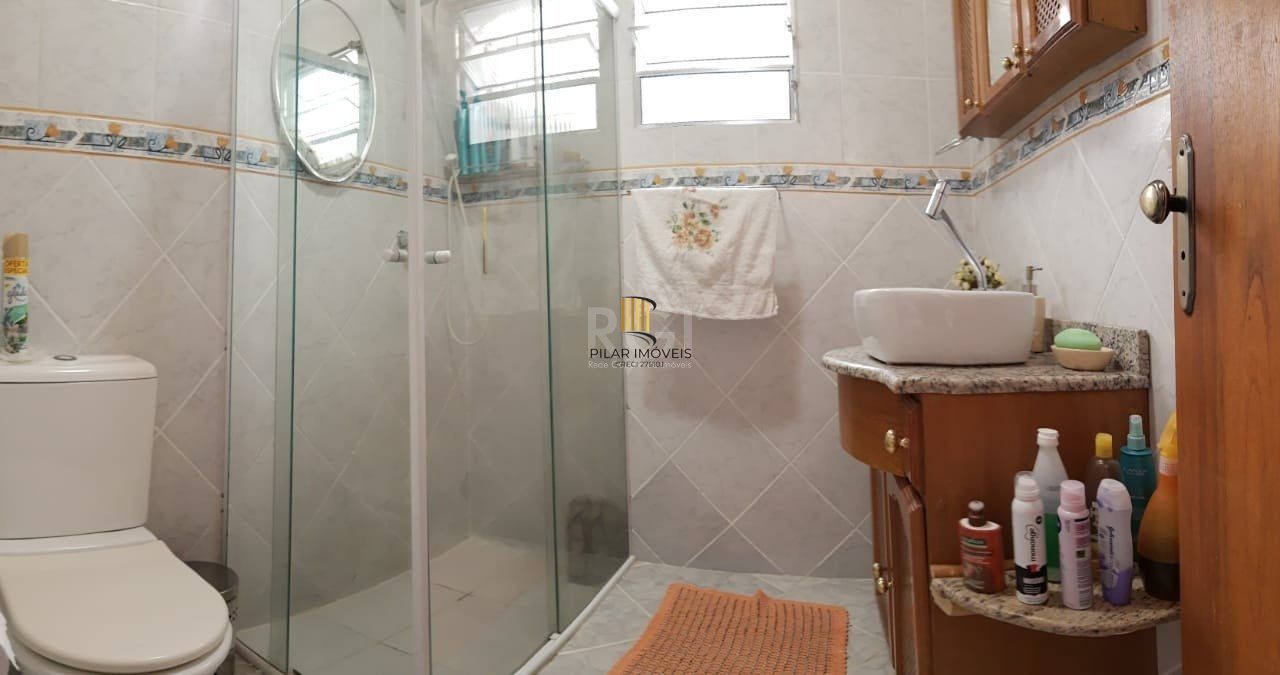 Casa para Venda - 103.38m², 2 dormitórios, sendo 1 suites, 3 vagas - Cecília, Porto Alegre