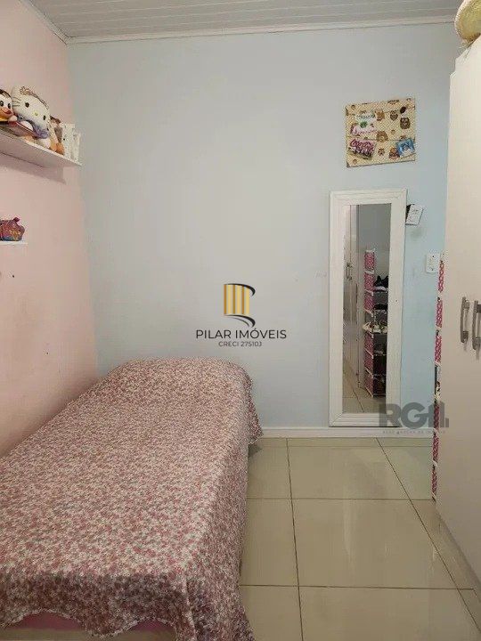  Casa com 4 quartos, 1 suíte, 7 vagas de garagem, churrasqueira -  97,32m² no bairro Jardim Carvalho, Porto Alegre/RS