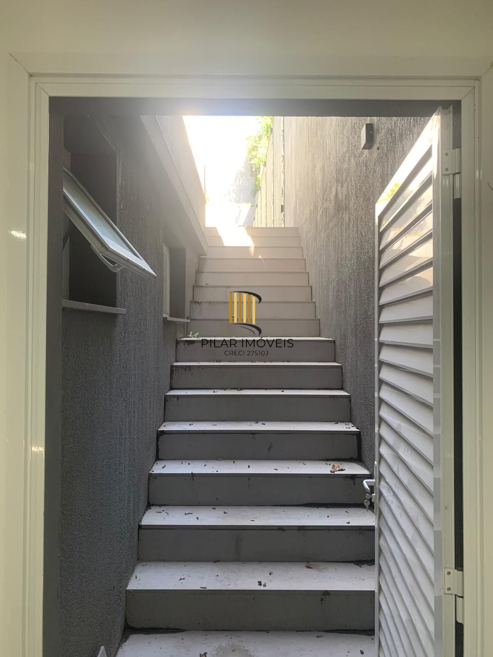 Casa com 3 dormitórios e suíte à Venda no Bairro Medianeira - Porto Alegre/RS