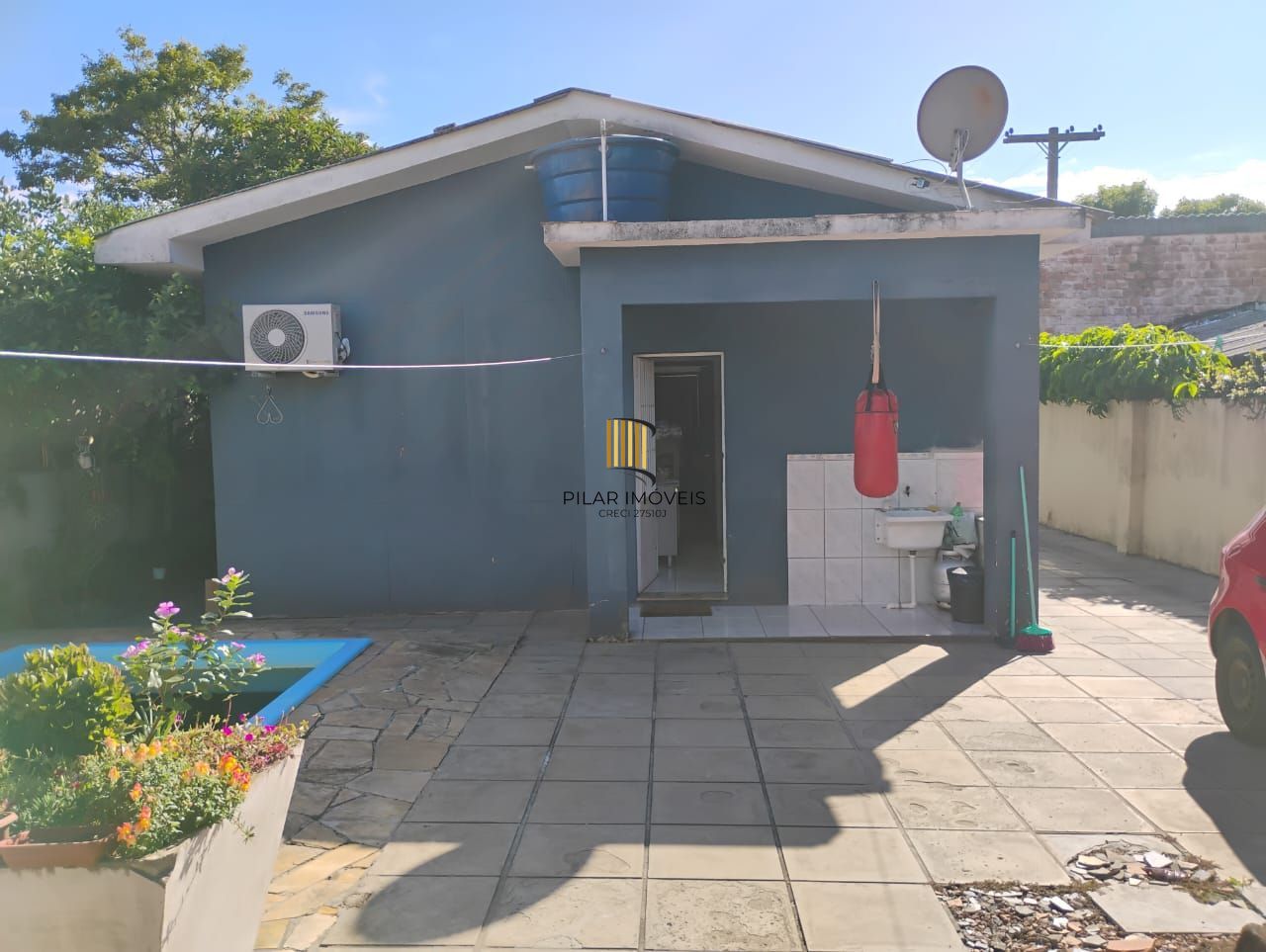 casa térrea 3 dormitórios com 2 vagas cobertas e demais descobertas no bairro cristal