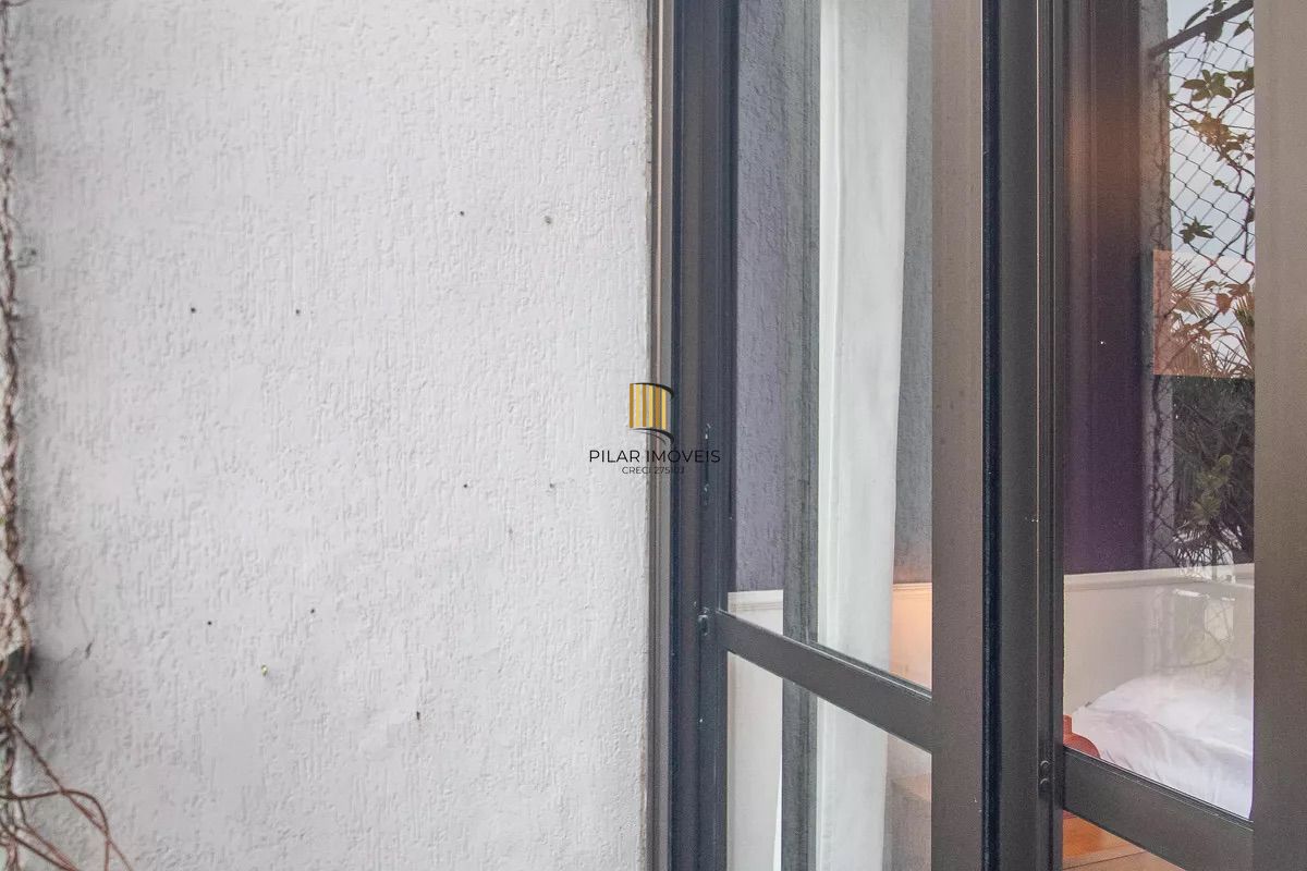 Casa 2 dormitórios no bairro Cristal