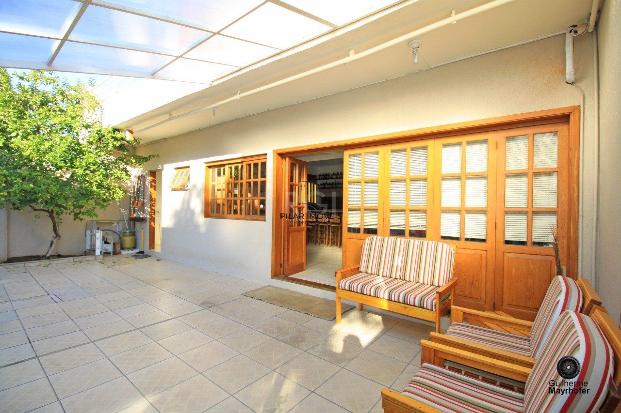 Casa para Venda - 328.5m², 3 dormitórios, sendo 1 suites, 3 vagas - Cavalhada, Porto Alegre
