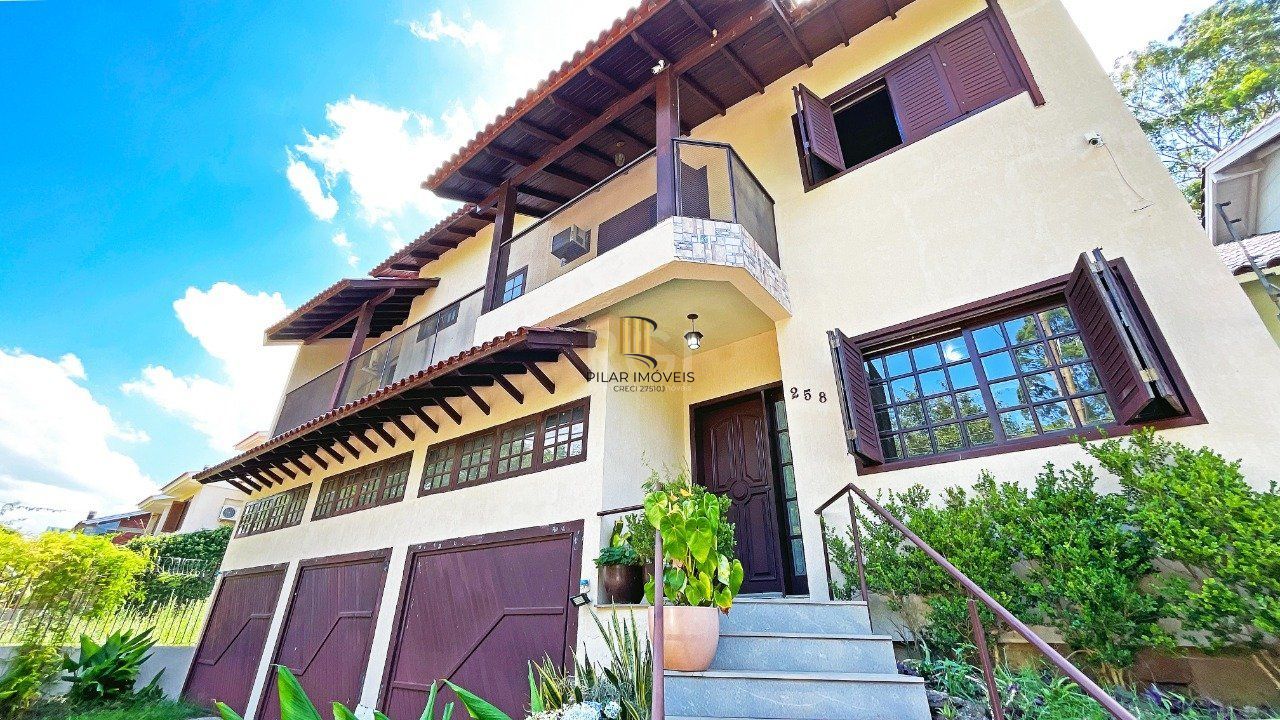 Casa 4 Suítes e 6 vagas de garagem no bairro Jardim Itu