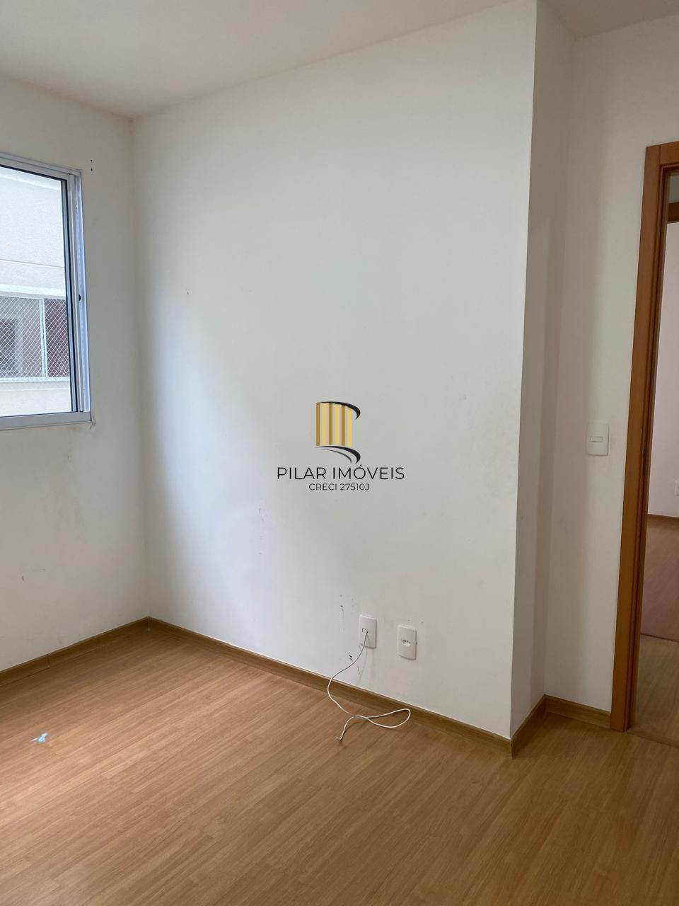 Apartamento em condomínio fechado, 2 dormitórios vaga de garagem no bairro Restinga.