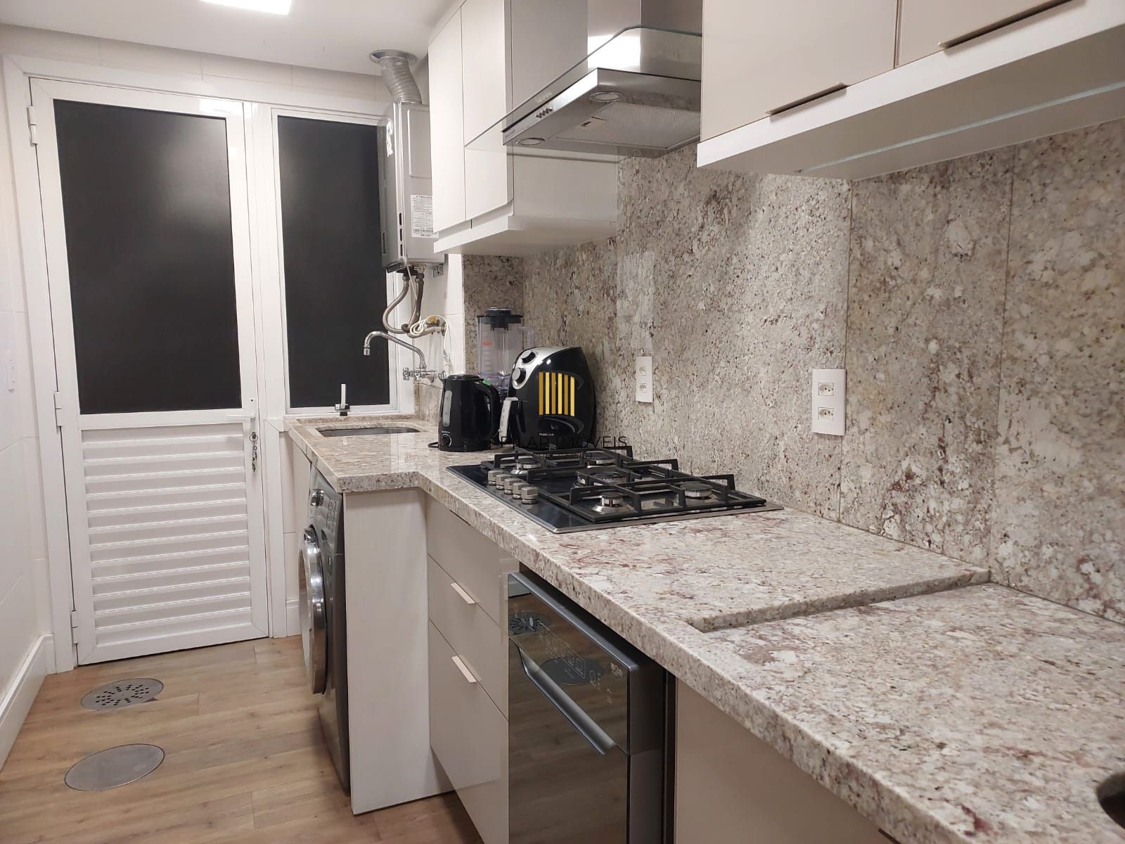 Apartamento com 3 dormitórios, sendo 1 deles suíte, com 02 vagas