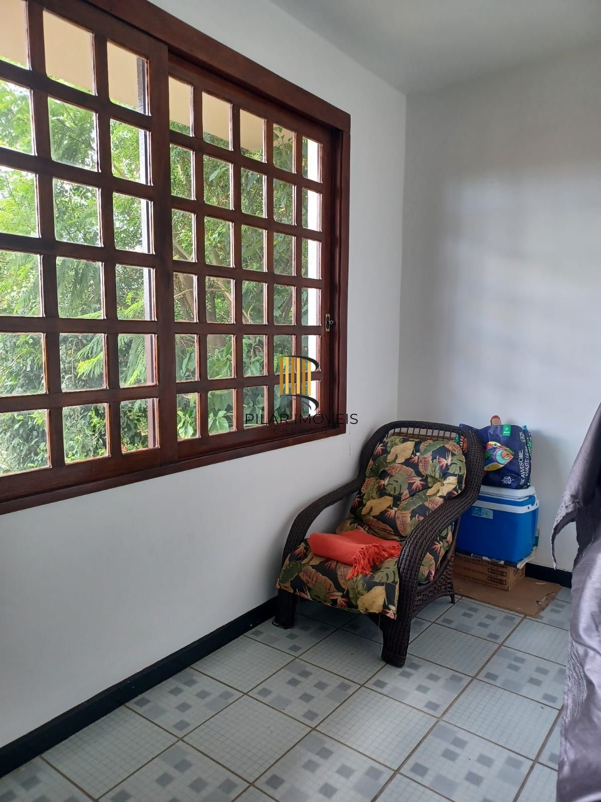 Casa com 04 quartos (01 suíte) 02 vagas no Bairro Jardim Sabará em Porto Alegre